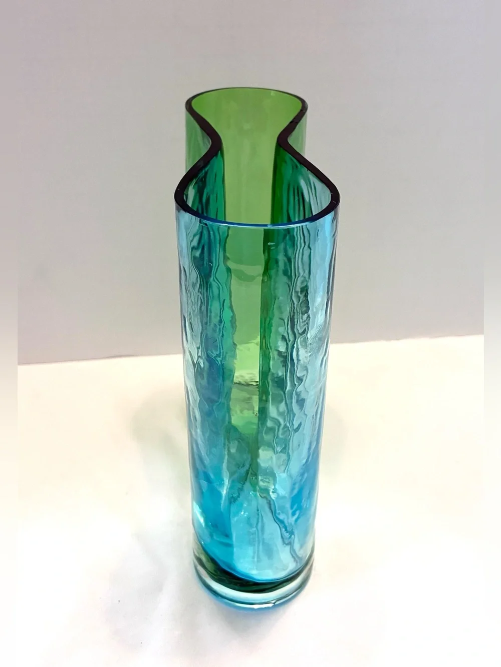 Vintage Southern Living at Home blown art glass wave infinity vase